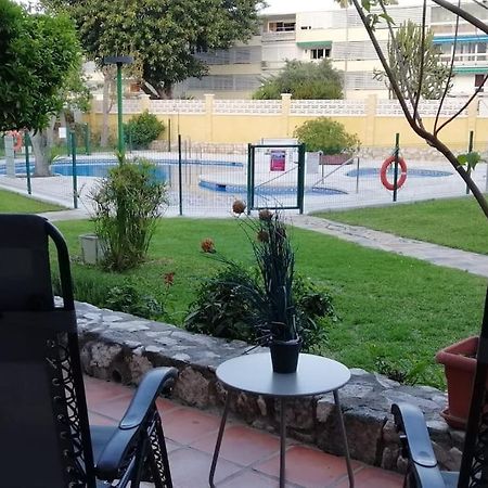 Beautiful Apartment In La Carihuela, トレモリノス エクステリア 写真