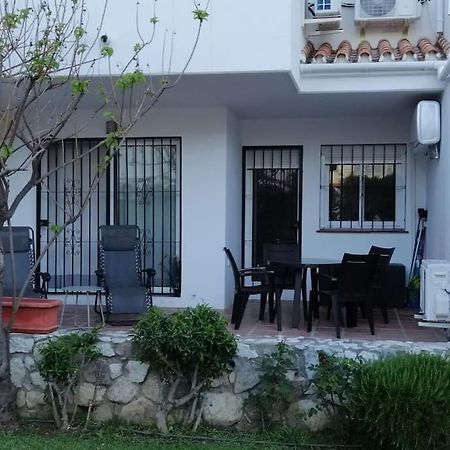 Beautiful Apartment In La Carihuela, トレモリノス エクステリア 写真