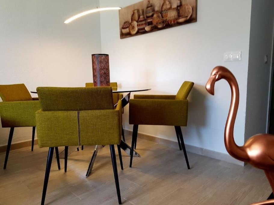 Beautiful Apartment In La Carihuela, トレモリノス エクステリア 写真