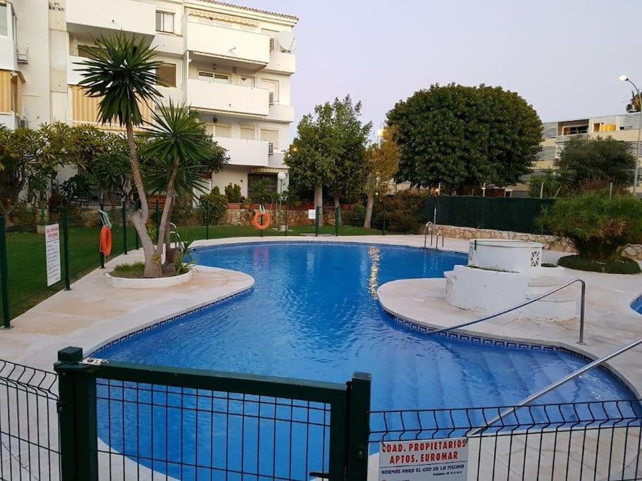 Beautiful Apartment In La Carihuela, トレモリノス エクステリア 写真