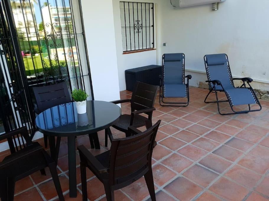 Beautiful Apartment In La Carihuela, トレモリノス エクステリア 写真